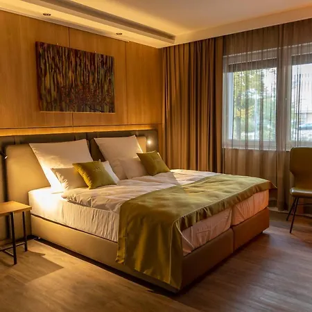 Fine Art Hotel *