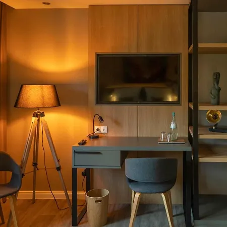 Fine Art Hotel *